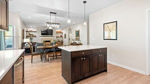 Interior - Stay and Play in Spacious House in Star! (Star)