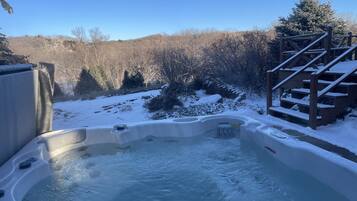Tina de hidromasaje al aire libre