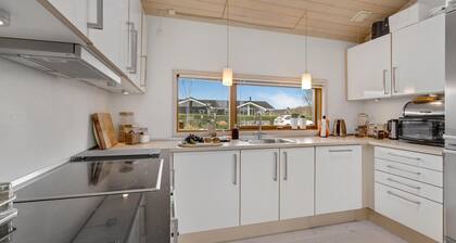 Amazing home in Sydals with WiFi