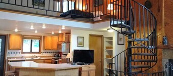 3 Bedroom Montana Mountain Cabin 