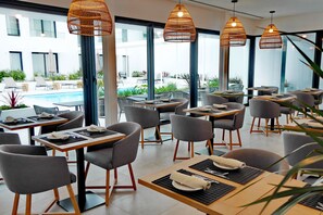 Free daily buffet breakfast - Pero de teive Bay Apartments Hotel (Ponta Delgada)