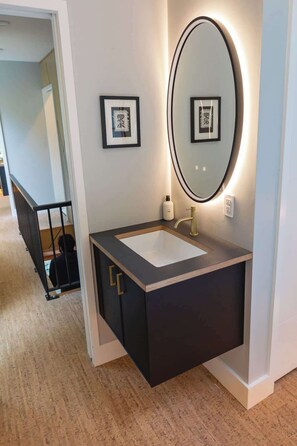 Shower - The Sea Containers Su (Index)