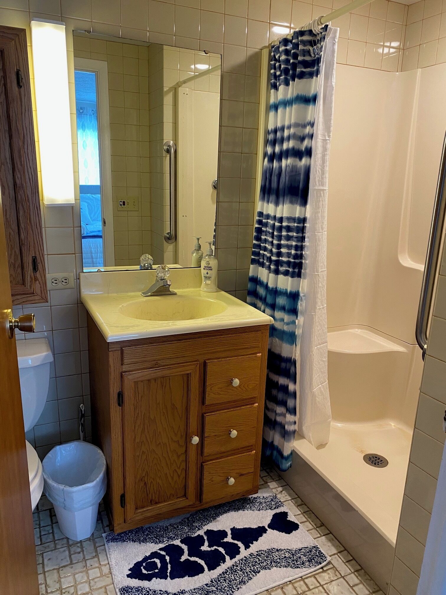 Lake Erie Home near Lake Erie with boat parking.