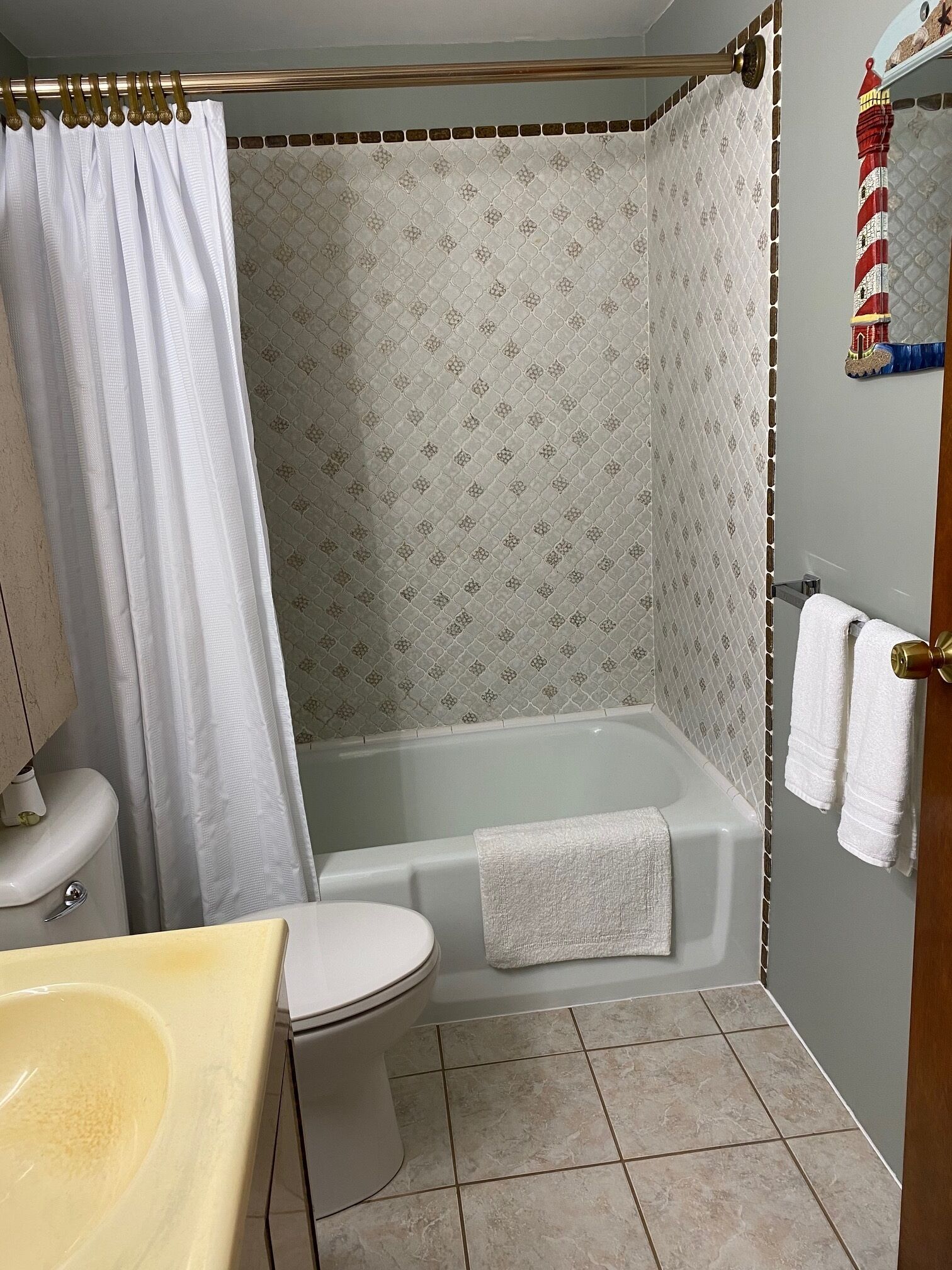 Lake Erie Home near Lake Erie with boat parking.