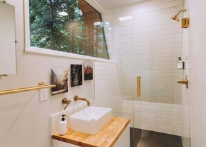 Shower - The Treeframe Cabin (Index)