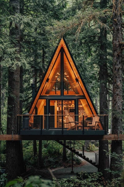 The Treeframe Cabin- Hot Tub + Sauna + Cold Plunge