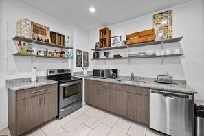 House (6 Bedrooms) | Floor plan
