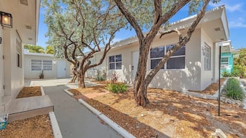 Apartment (0 Bedroom) | Front of property