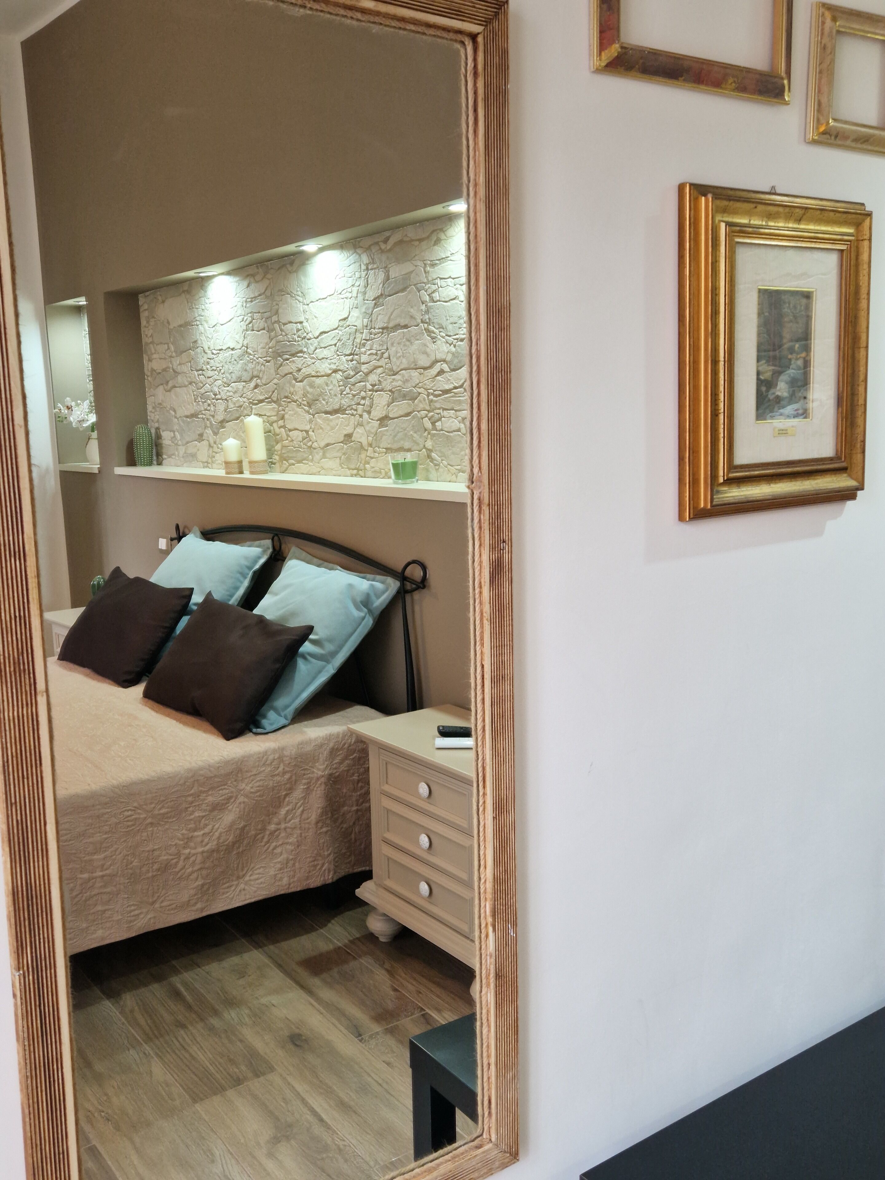 Citrus Yellow - Accommodation in the central area