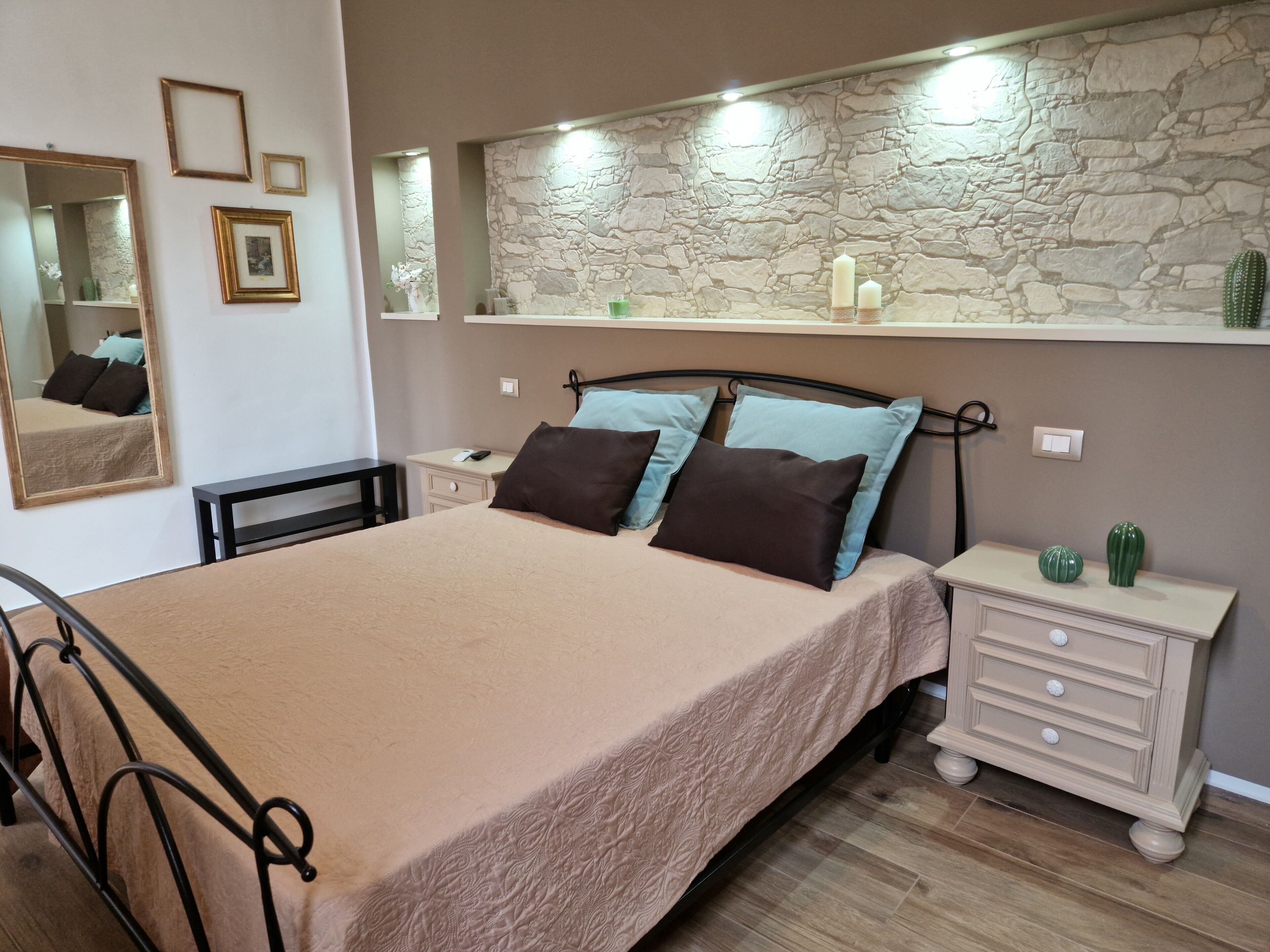 Citrus Yellow - Accommodation in the central area