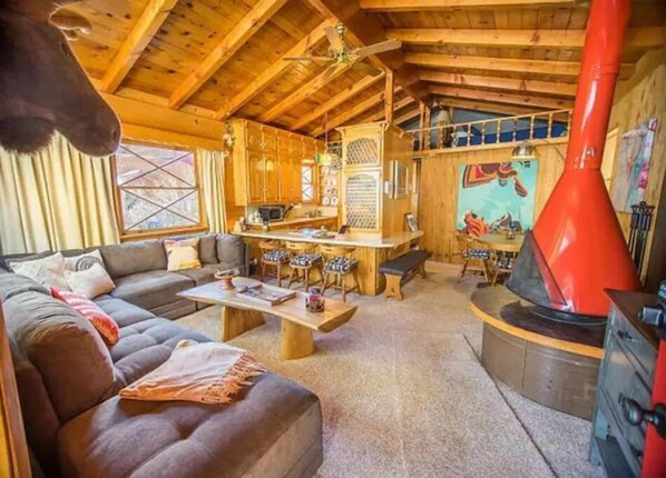 TV, fireplace - Honeycomb Hideout | Big Bear Cabin w/ Spa (Big Bear)