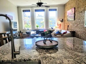 Smart TV, stereo