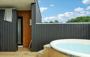 Outdoor spa tub - Beautiful home in Nordborg with WiFi (Nordborg)