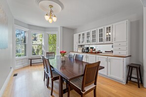 Dining - Stunner close to Cornell, Cortland, Finger Lakes! Spread out on 3 acres! (Groton)