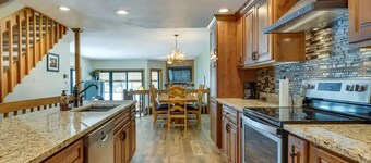 Frisco Luxury 4 BR + Sleeps 12 - 8 Beds Near Main St & Whole Foods-Pet Friendly
