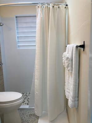 Suihku, hiustenkuivaaja