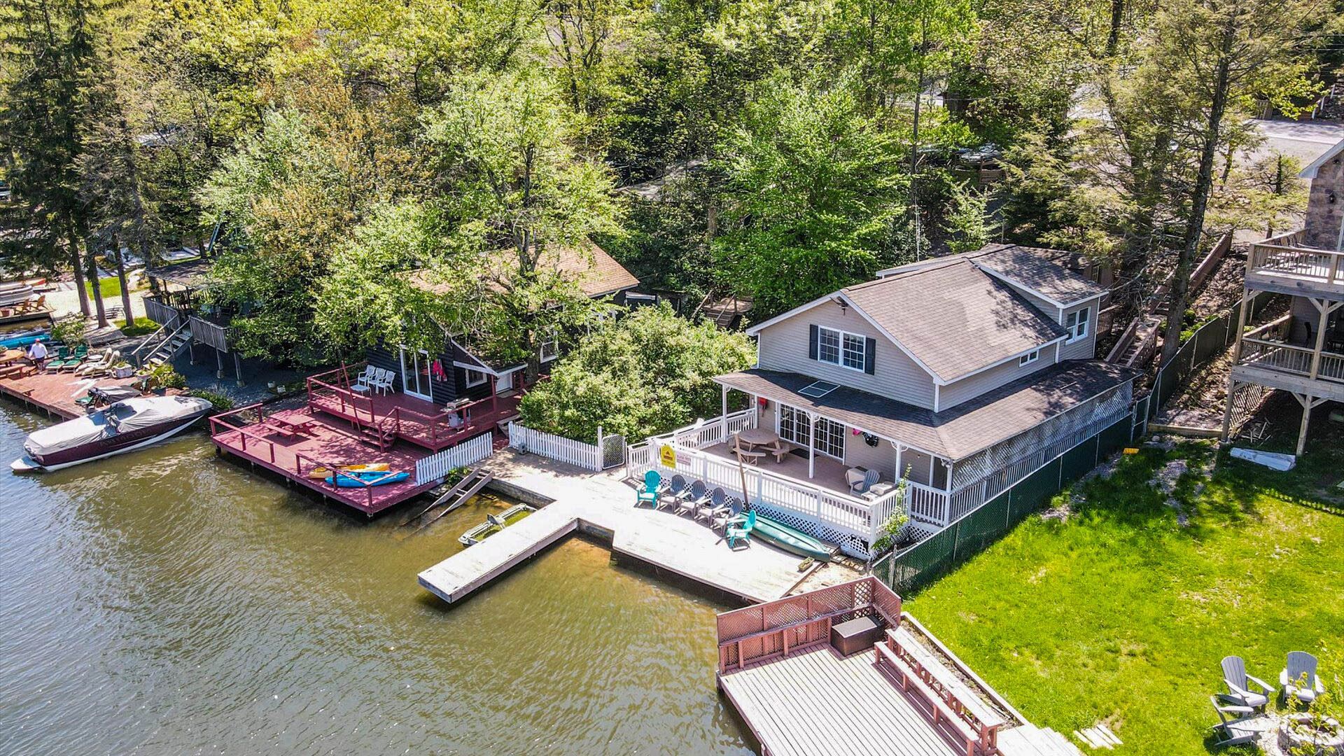 Sun & Heaven Waterfront Retreat-Lake Harmony
