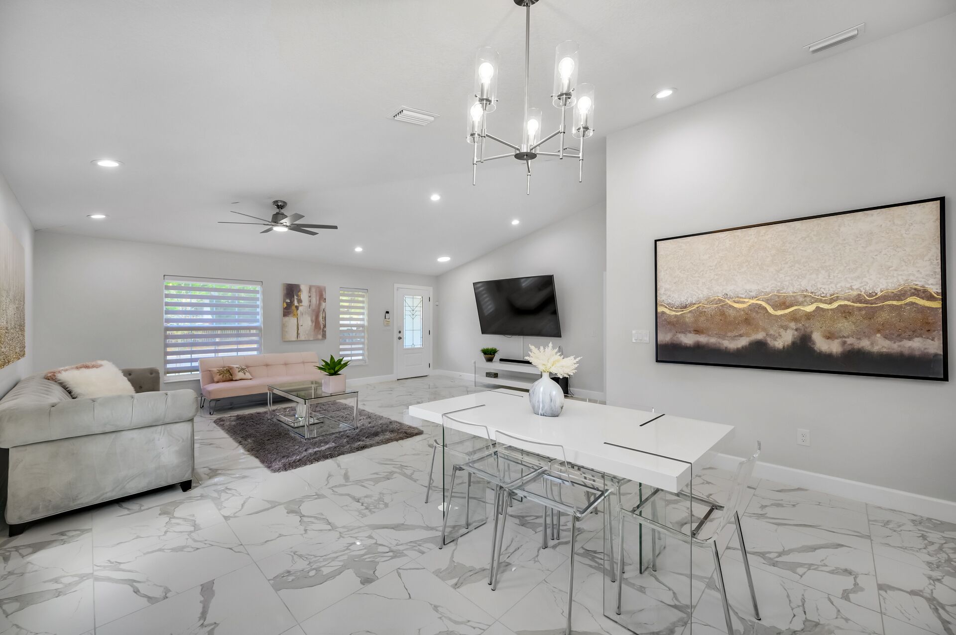 Modern home with hot tub in heart of Tampa