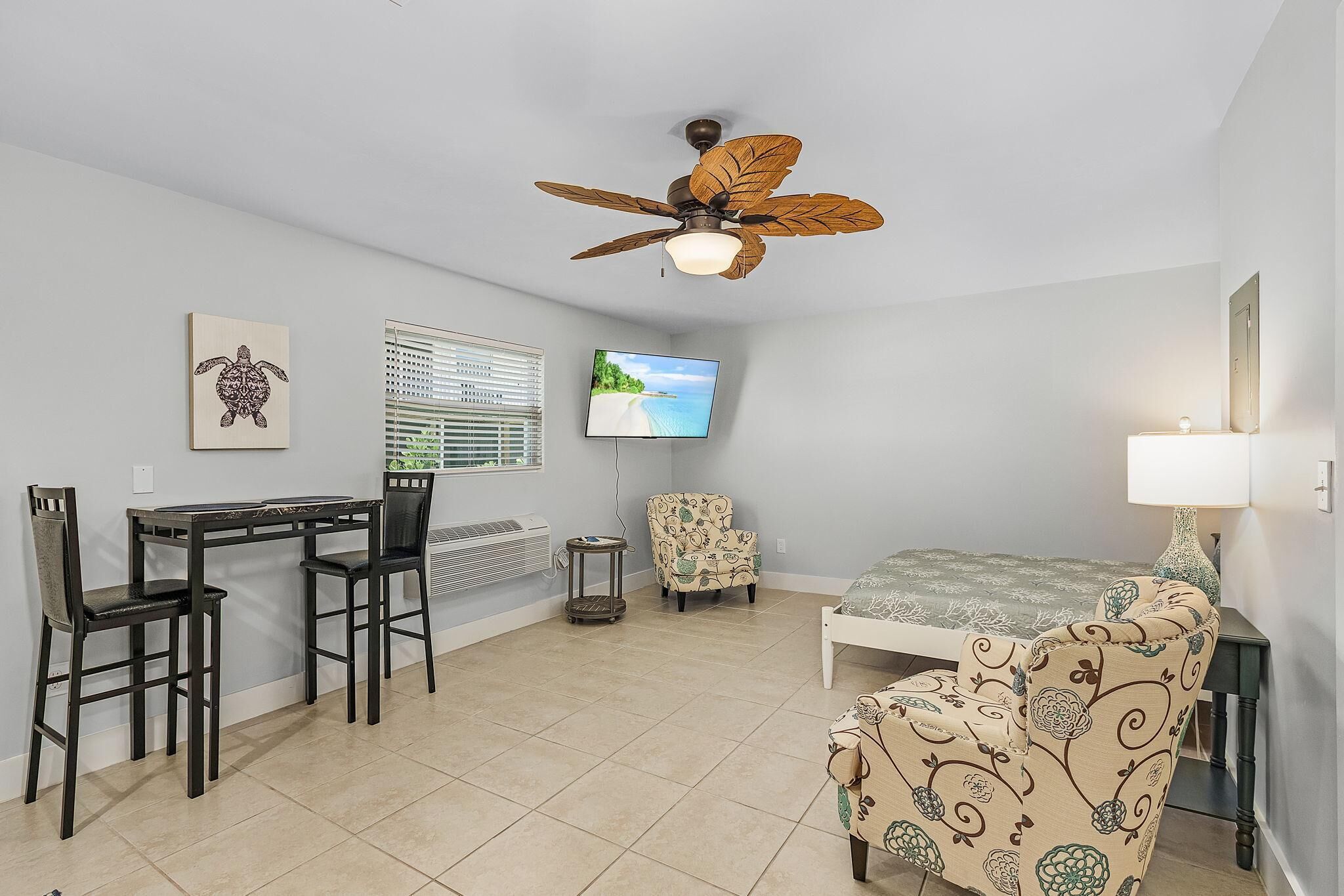 2 Person Studio with Patio - Turtle Cove - Welcome to our stunning, newly renovated studio condo!