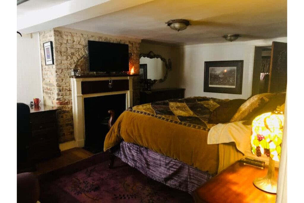18th Cent. Charm in Historic Downtown Annapolis