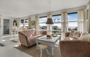 Téléviseur connecté, foyer, lecteur de DVD