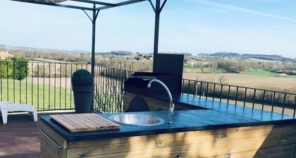 Spacious and quiet house - Private swimming pool
