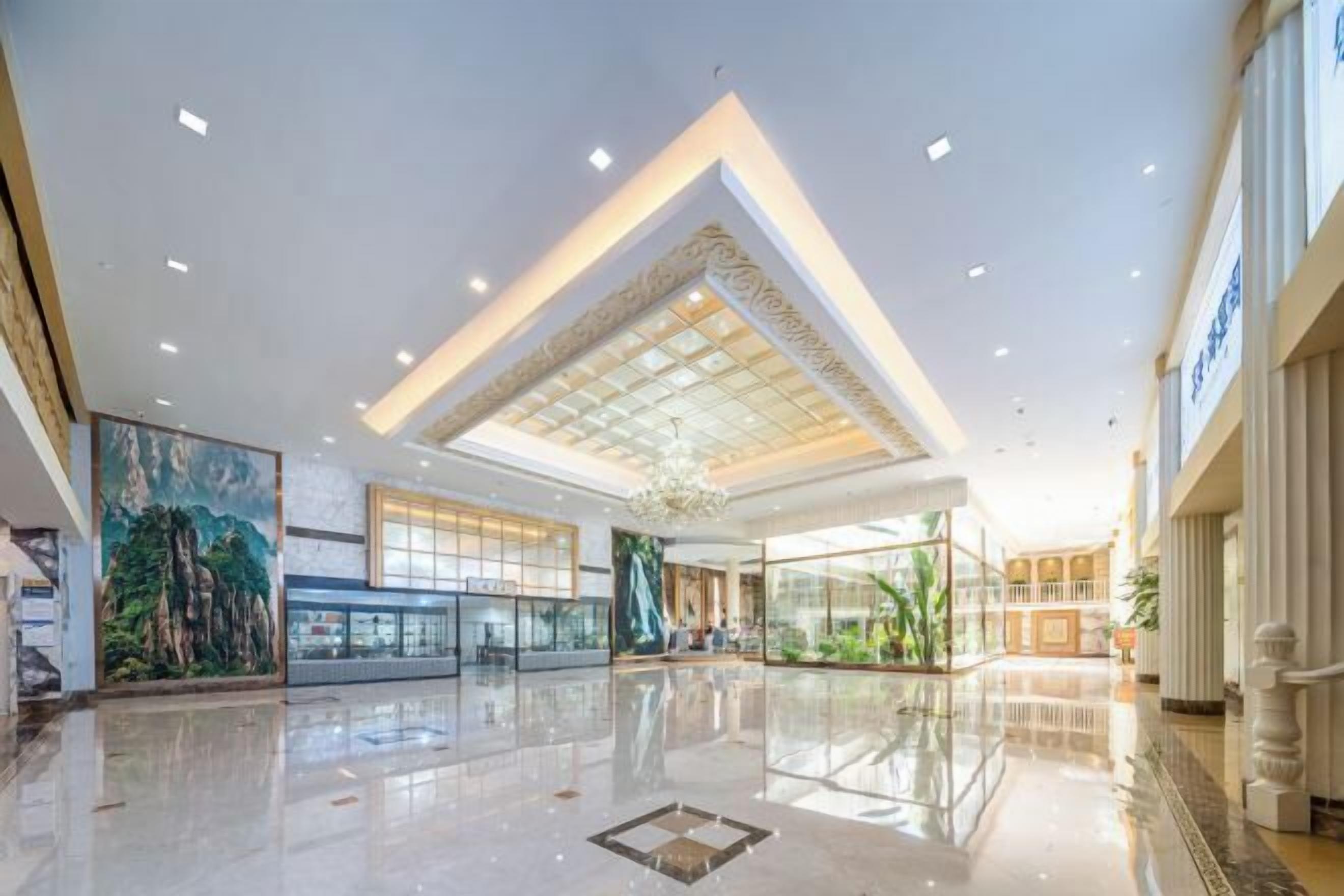 ロビーラウンジ