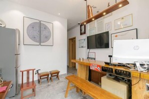Unclassified image, 3 of 48, button - Abin Inn (Shanghai)