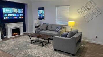 Smart TV, fireplace