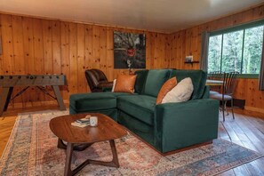 TV - Tire Swing · O'Neill Cabin - a rustic reclaimed retreat (Index)