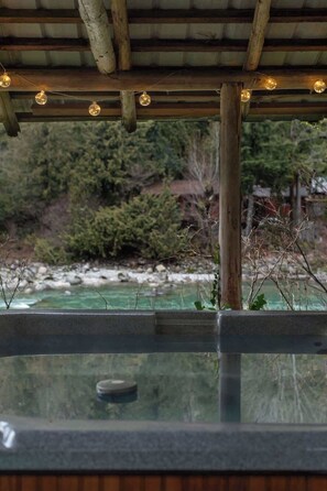 Outdoor spa tub - Tire Swing · O'Neill Cabin - a rustic reclaimed retreat (Index)