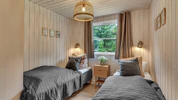 10 bedrooms, travel crib, free WiFi