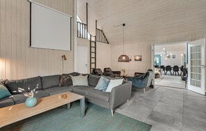TV, fireplace, DVD player, foosball - 12 bedroom beautiful home in Blåvand (Blåvand)