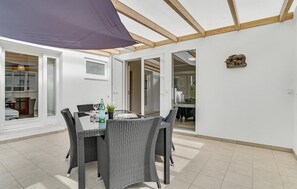 Outdoor dining - 4 bedroom amazing home in Mariager (Mariager)