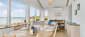 Fantastiskt hem med 4 sovrum i Mariager