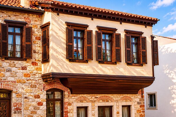 Front of property - Nill's Stone House Otel (Cesme)