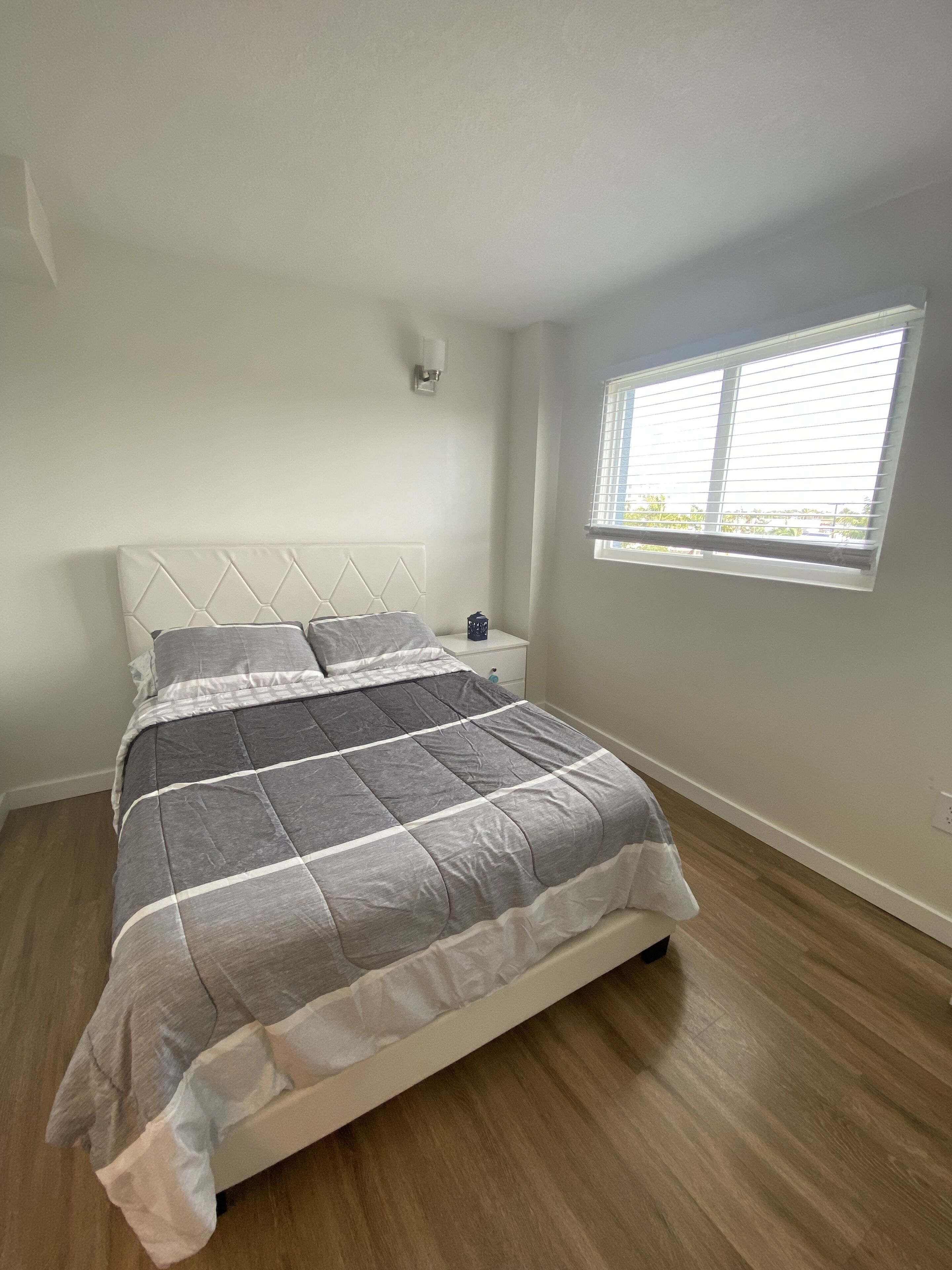 Lovely Modern 1/1 Condo 10mins from Midtown/Beach