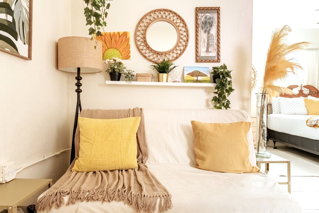 1 bedroom, bed sheets