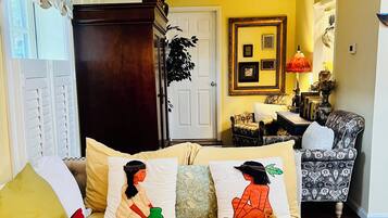 2 bedrooms, desk, iron/ironing board, free WiFi