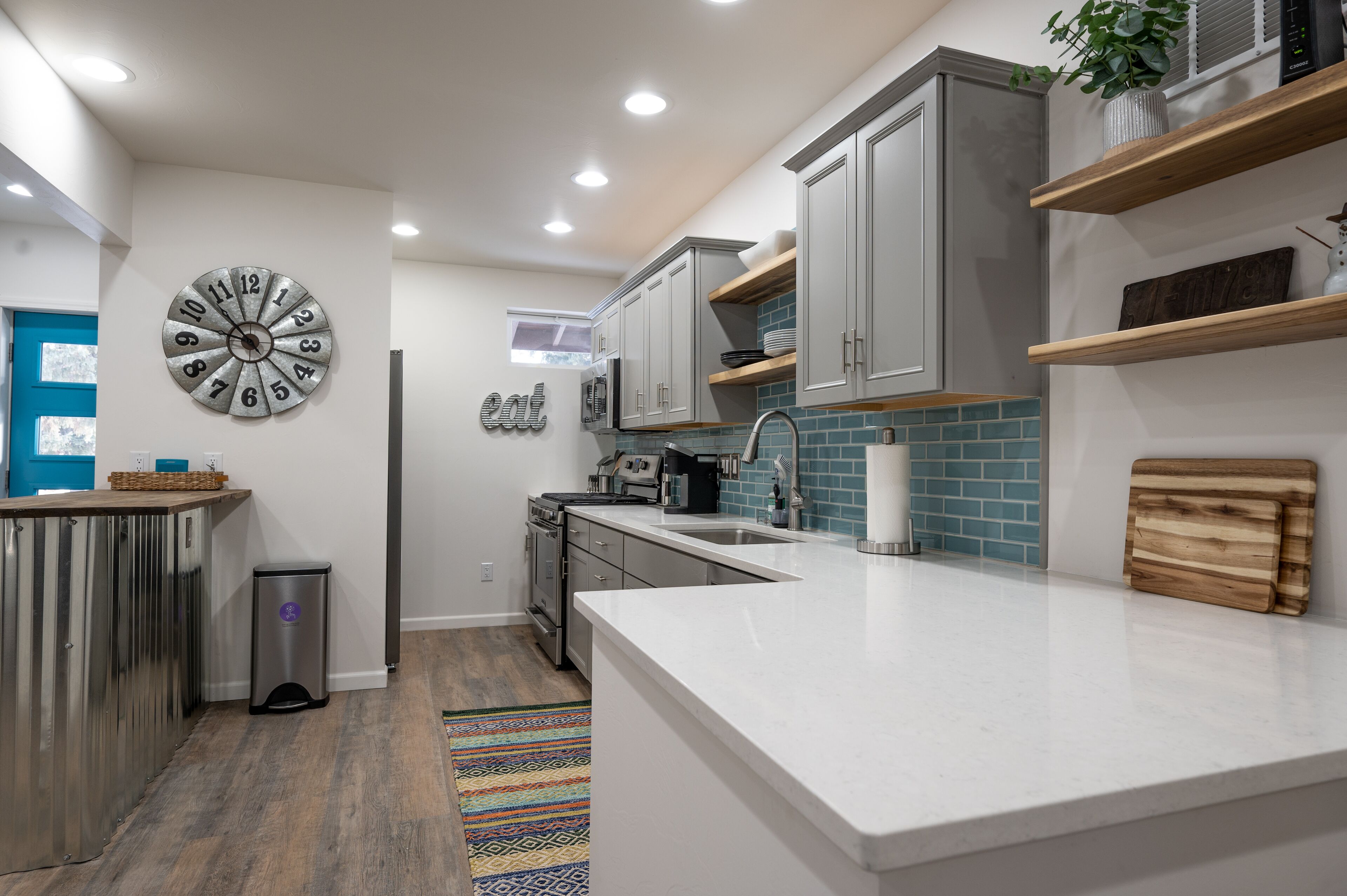 Newly Remodeled Modern Farm House on Large Acreage