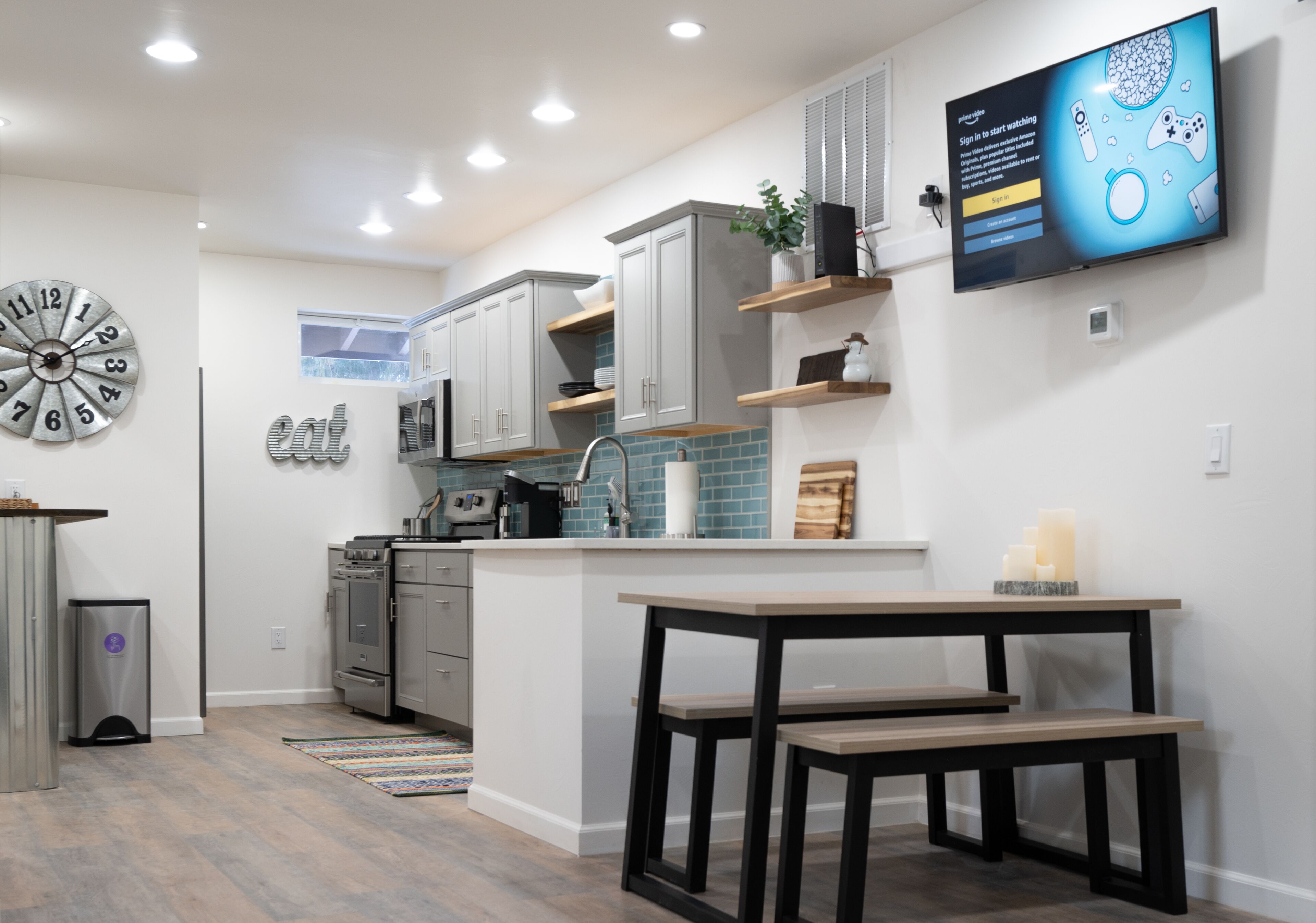 Newly Remodeled Modern Farm House on Large Acreage