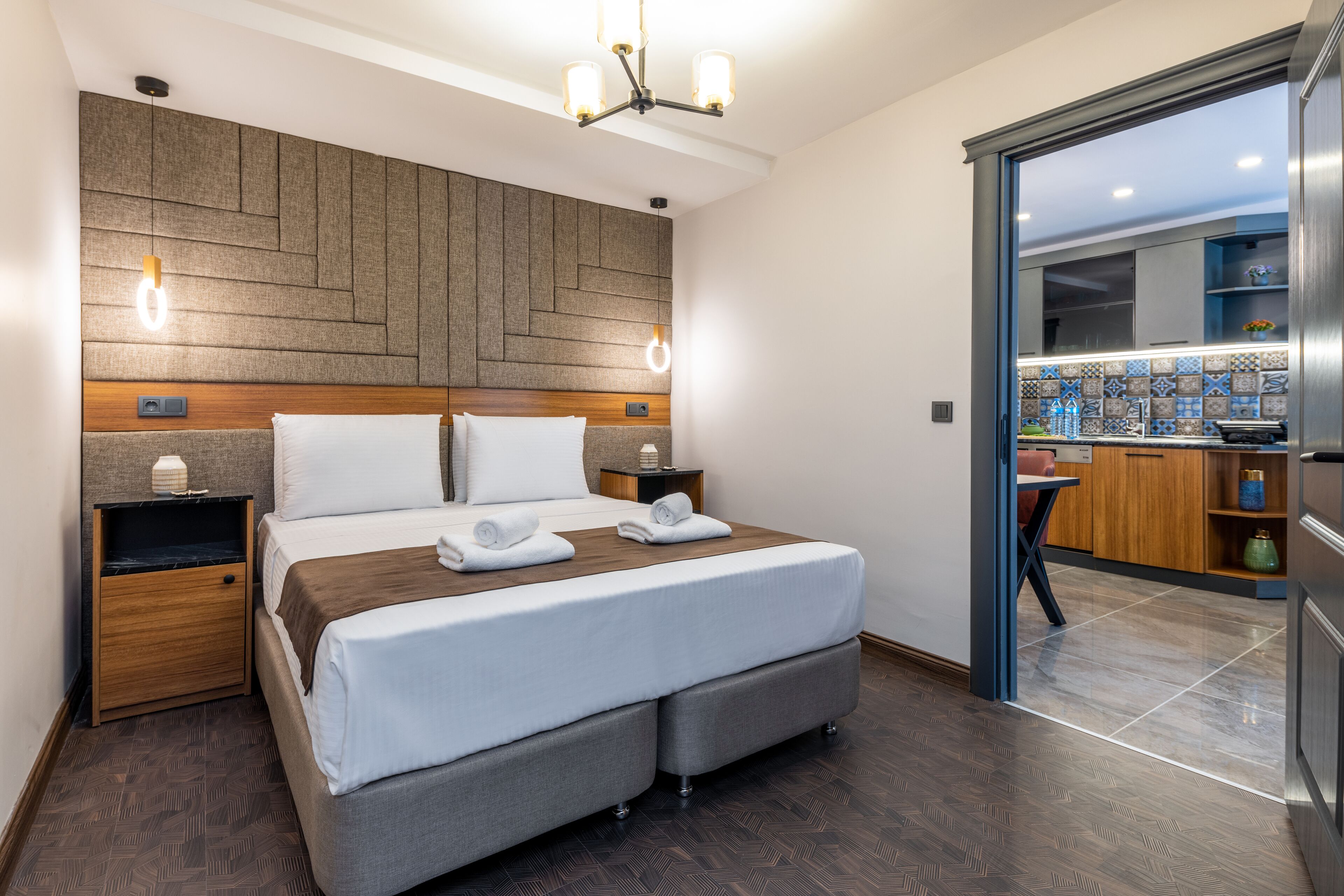 Caja de seguridad en la habitación y escritorio 