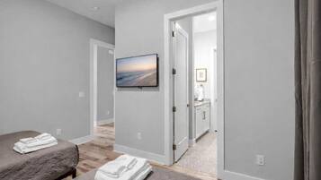 4 quartos, ferros/tábuas de passar roupa, berço de viagem, Wi-Fi