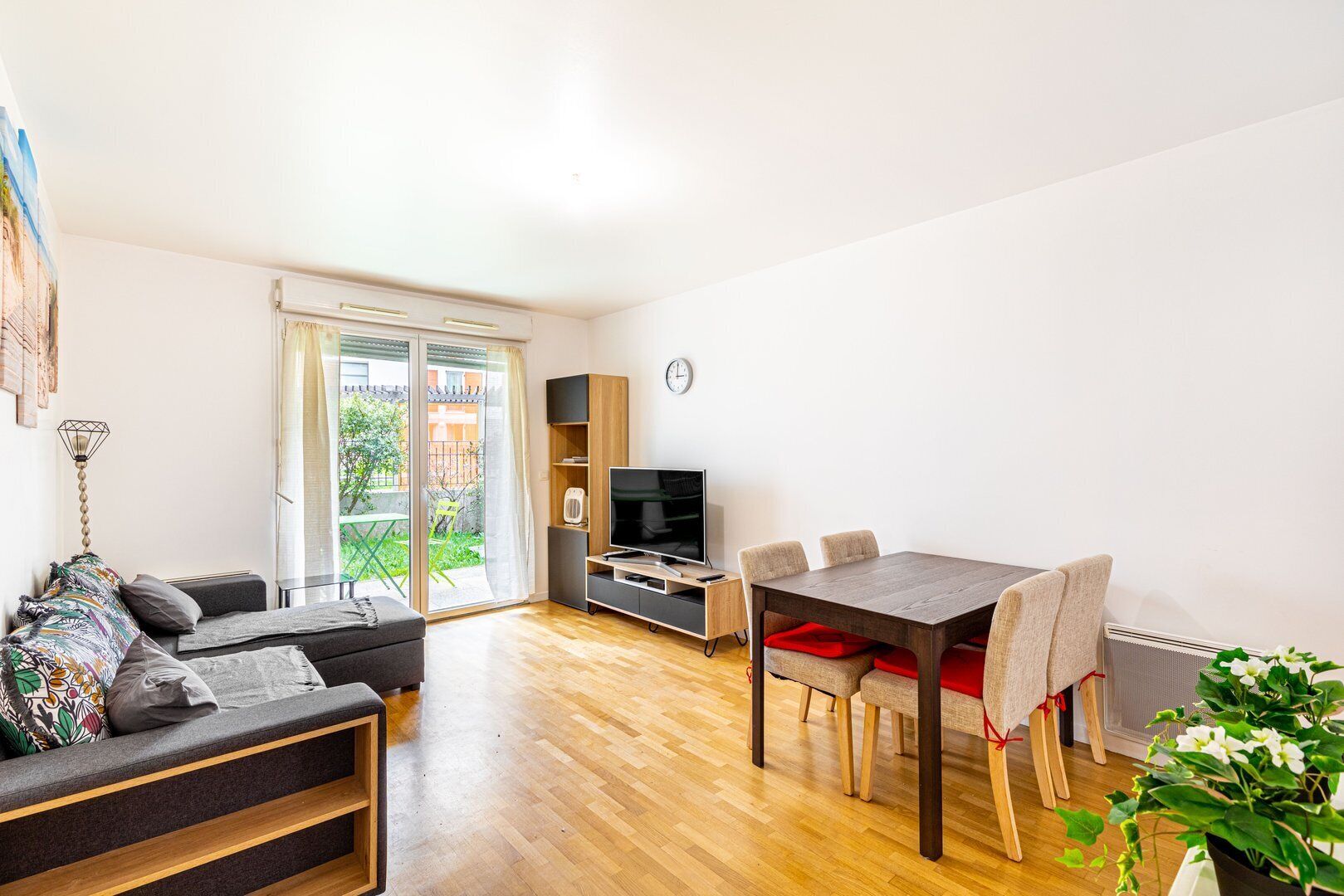 GuestReady - Lovely stay with a garden in Antony