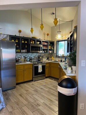 Private kitchen - Vegas Private Resort Style House (Las Vegas)