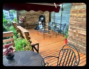 Outdoor dining - Seattle Central City Cottage (Seattle)