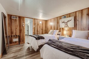 3 bedrooms, iron/ironing board, travel cot