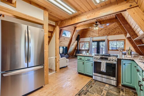 *Adorable A-Frame* Hot Tub | Pac-Man | Fire Pit