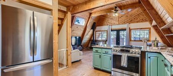 *Adorable A-Frame* Hot Tub | Pac-Man | Fire Pit