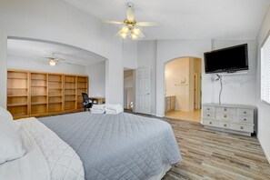 3 makuuhuonetta, työpöytä, silitysrauta/-lauta, Wi-Fi